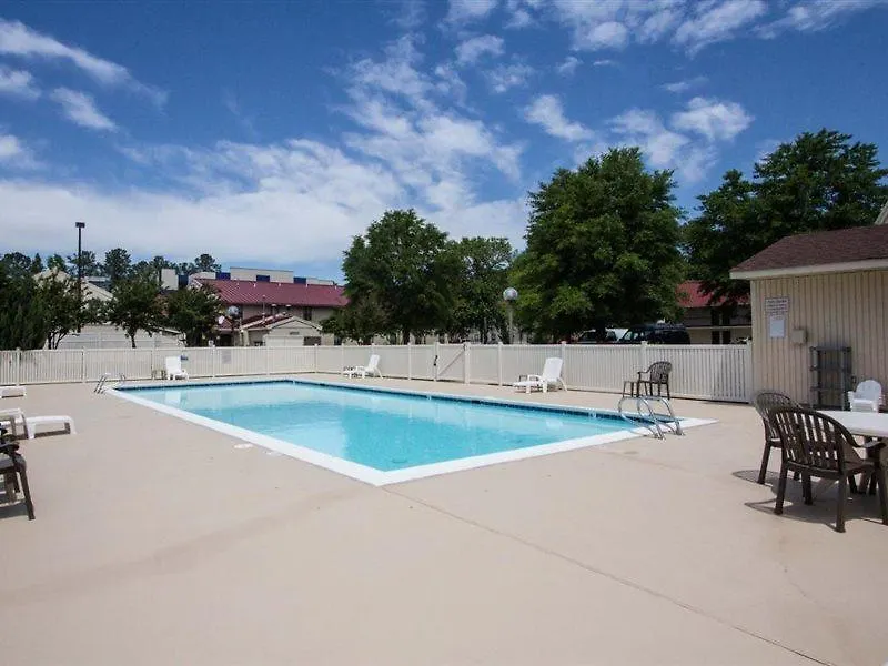 *** Motel Red Roof Inn & Suites Newport News United States