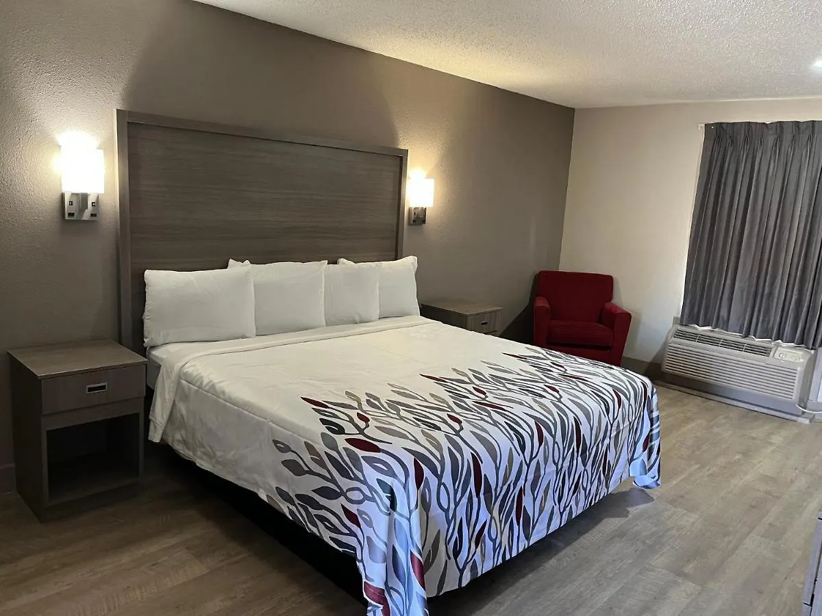 Red Roof Inn & Suites Newport News Motel
