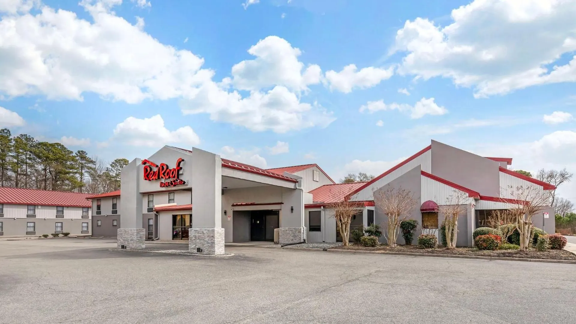 Red Roof Inn & Suites Newport News Motel