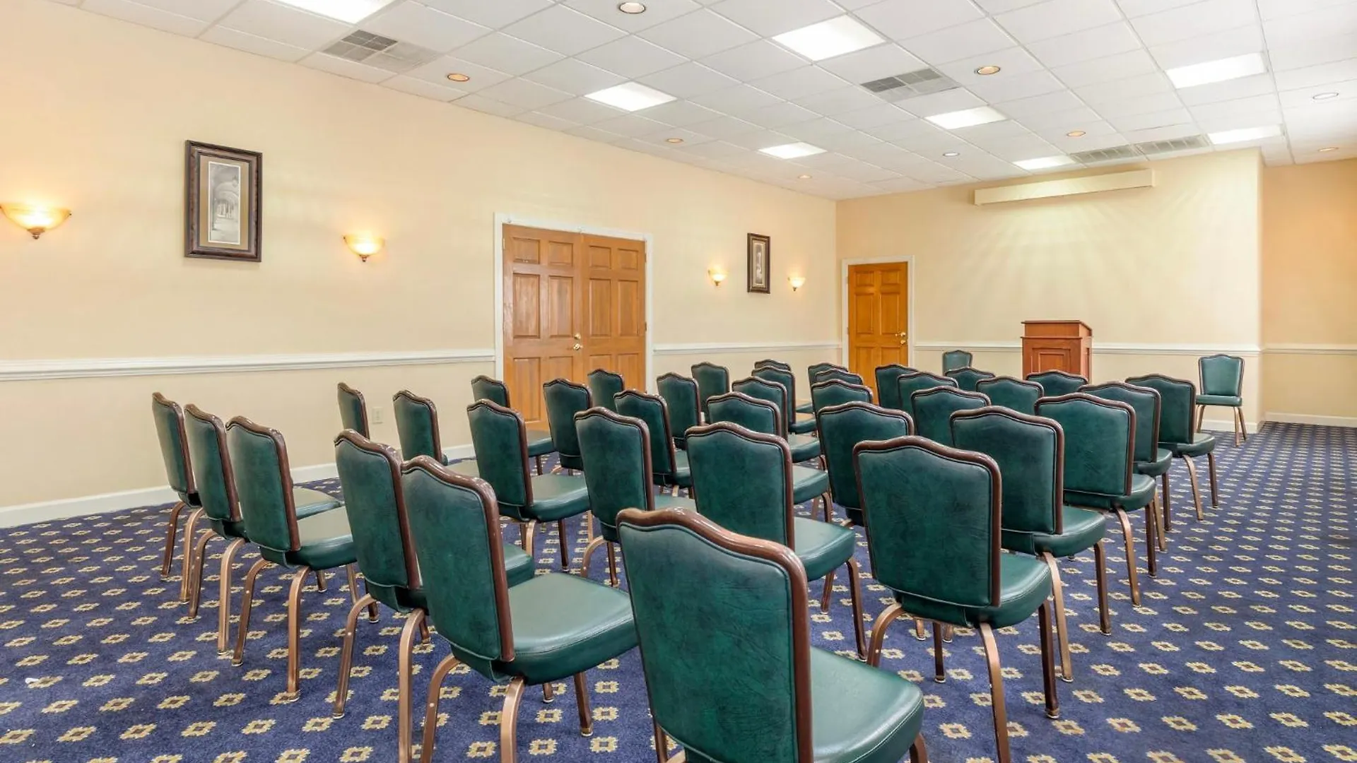 *** Motel Red Roof Inn & Suites Newport News United States