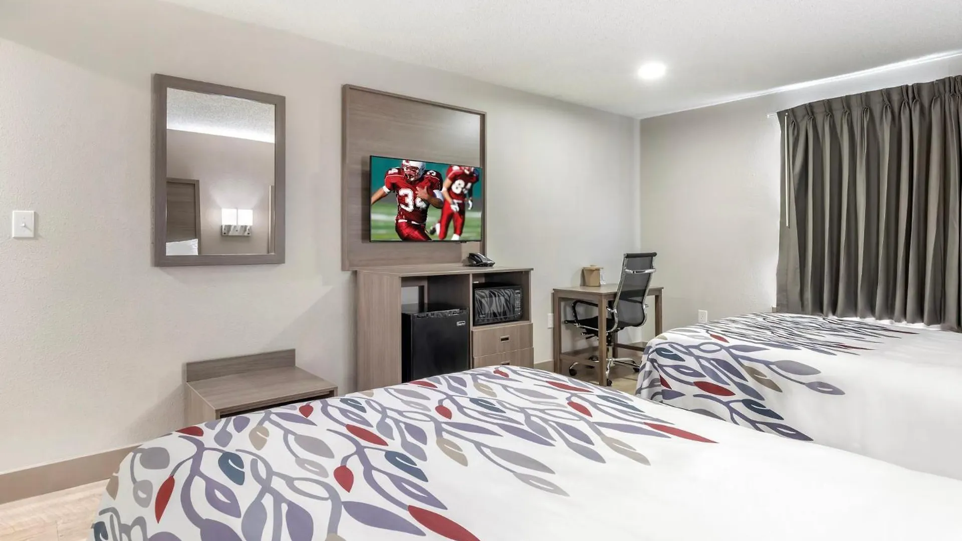 Red Roof Inn & Suites Newport News 3*,  United States