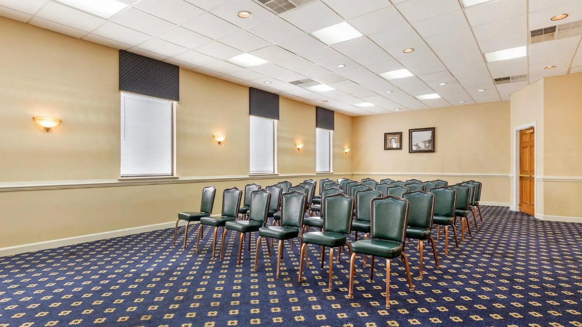 Red Roof Inn & Suites Newport News